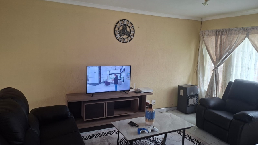 2 Bedroom Property for Sale in West Village Gauteng