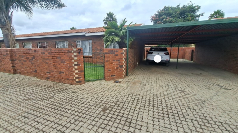 2 Bedroom Property for Sale in West Village Gauteng