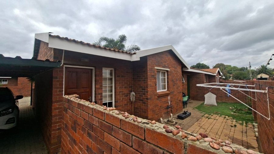 2 Bedroom Property for Sale in West Village Gauteng