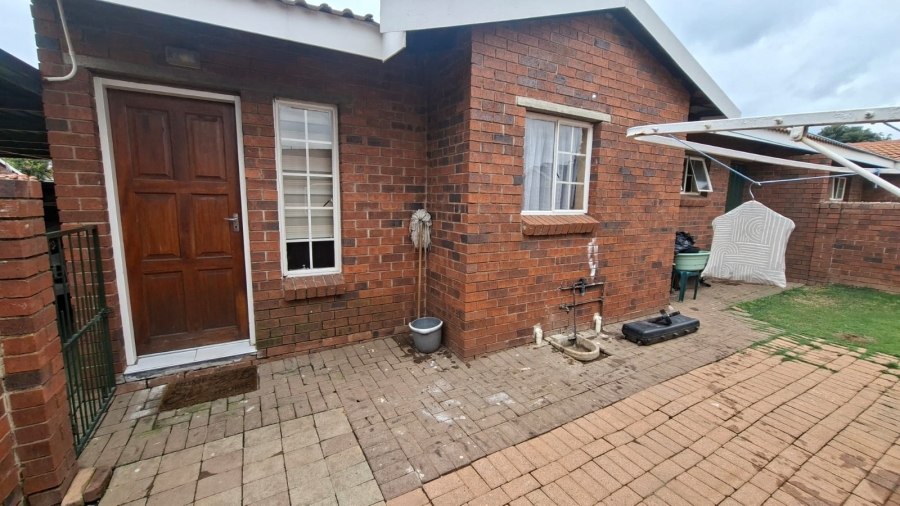 2 Bedroom Property for Sale in West Village Gauteng