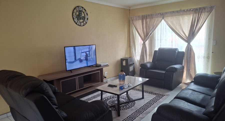 2 Bedroom Property for Sale in West Village Gauteng
