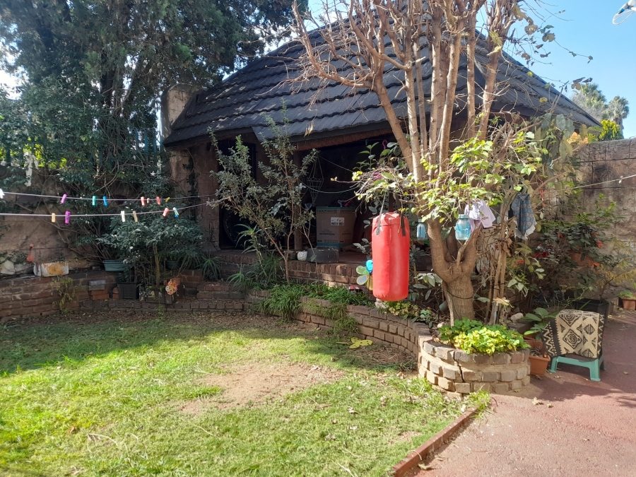 3 Bedroom Property for Sale in Mondeor Gauteng