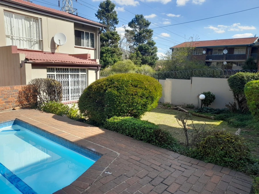 3 Bedroom Property for Sale in Mondeor Gauteng