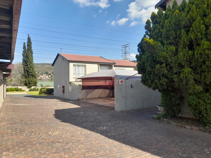 3 Bedroom Property for Sale in Mondeor Gauteng