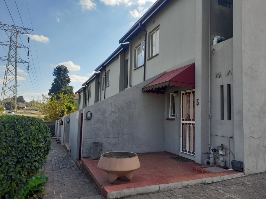 3 Bedroom Property for Sale in Mondeor Gauteng