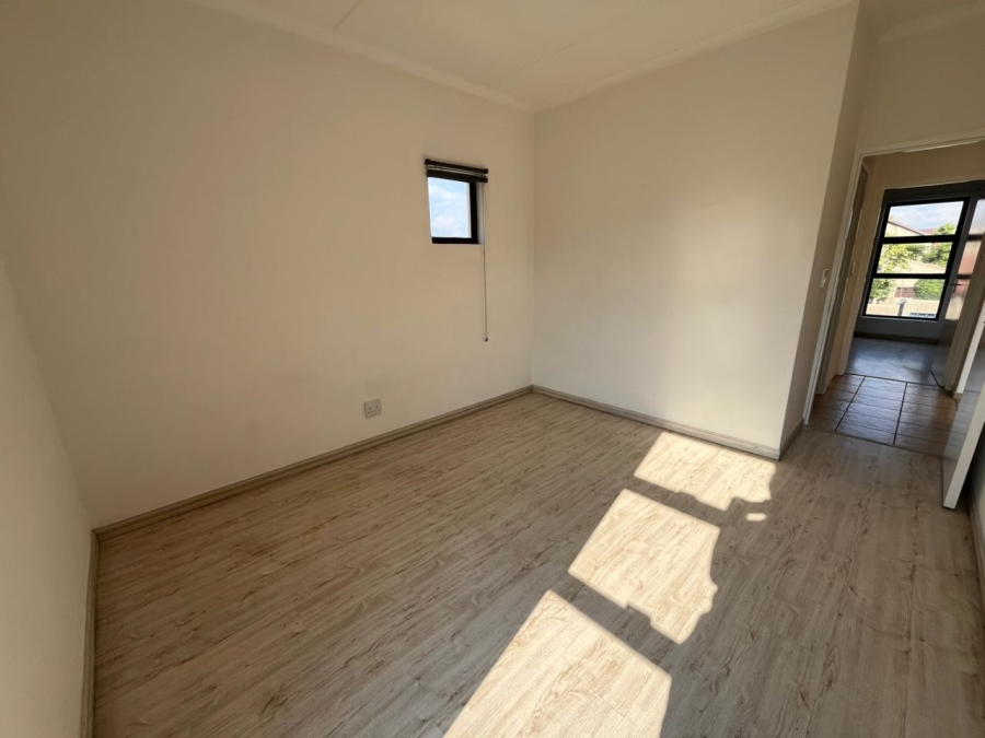 2 Bedroom Property for Sale in Barbeque Downs Gauteng