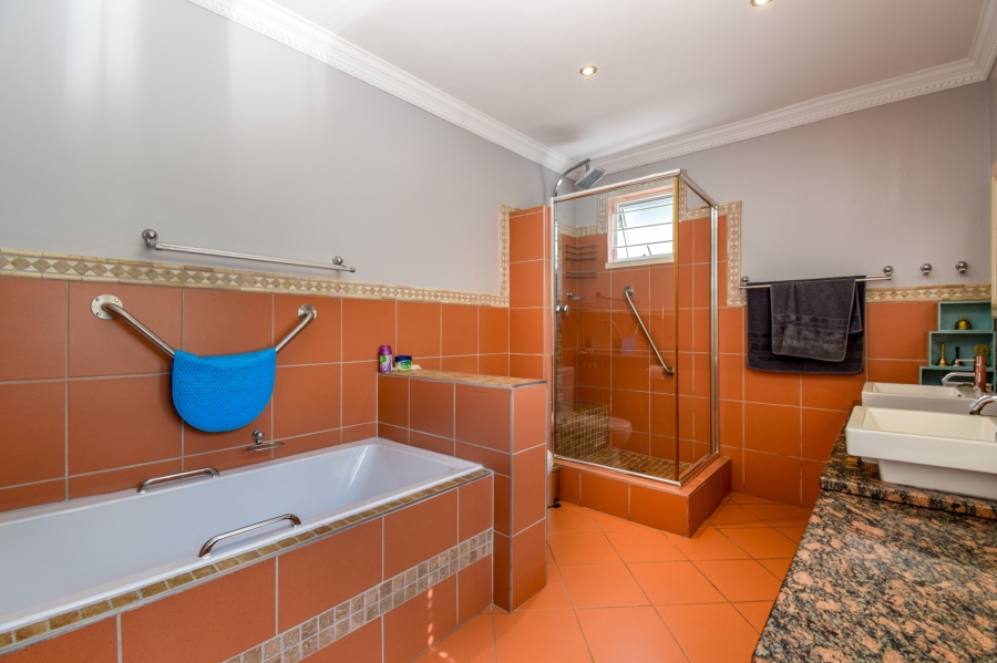 4 Bedroom Property for Sale in Moreleta Park Gauteng