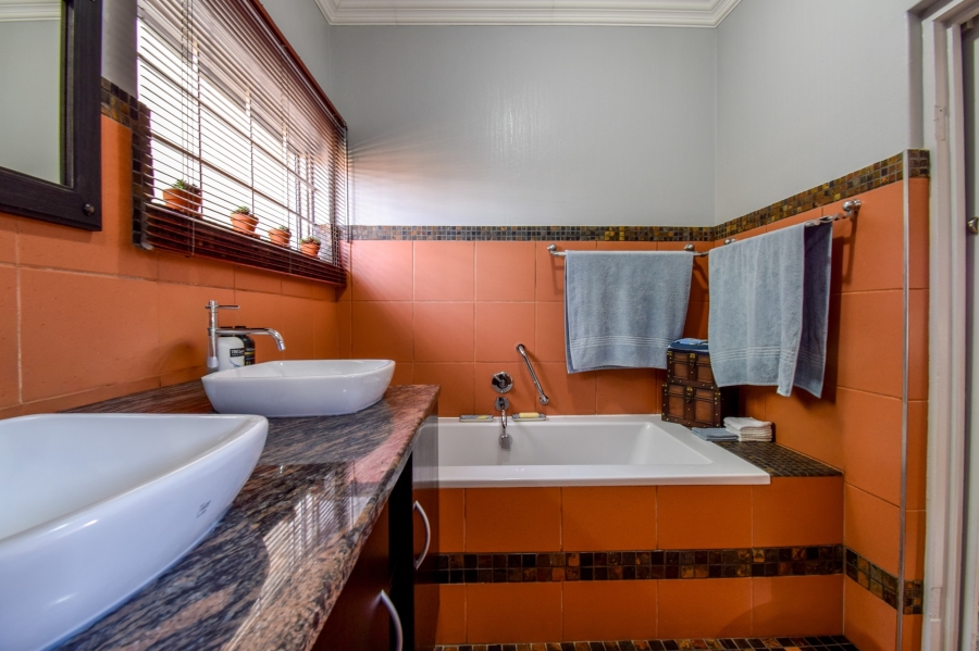 4 Bedroom Property for Sale in Moreleta Park Gauteng