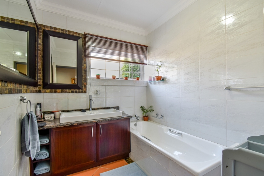 4 Bedroom Property for Sale in Moreleta Park Gauteng