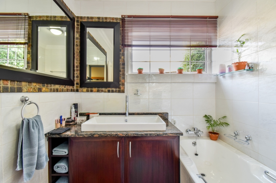 4 Bedroom Property for Sale in Moreleta Park Gauteng