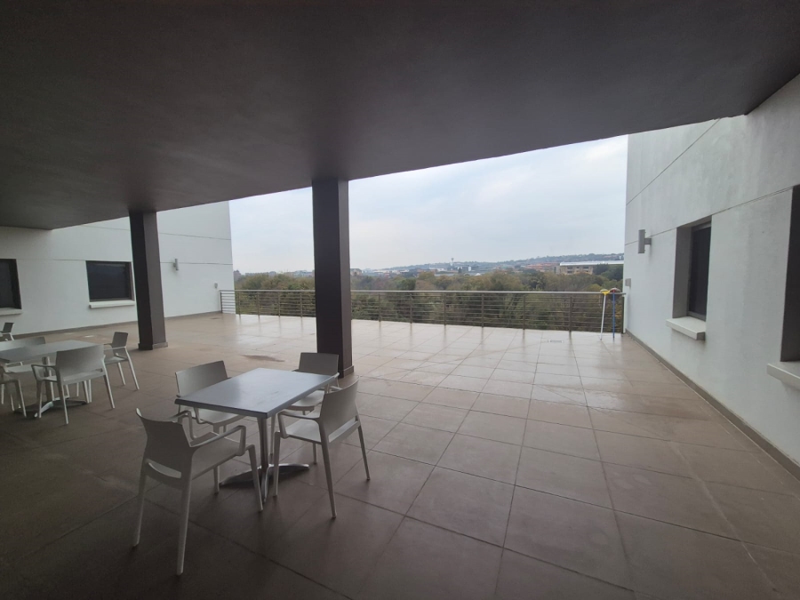 To Let Commercial Property for Rent in Die Hoewes Gauteng
