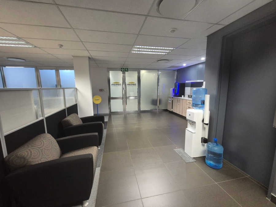 To Let Commercial Property for Rent in Die Hoewes Gauteng
