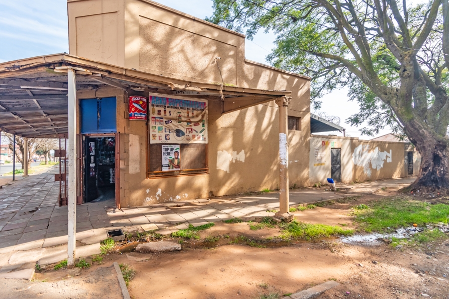 10 Bedroom Property for Sale in Forest Hill Gauteng