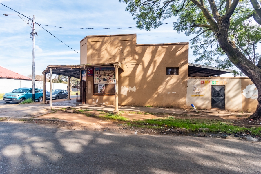 10 Bedroom Property for Sale in Forest Hill Gauteng