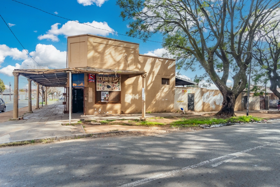10 Bedroom Property for Sale in Forest Hill Gauteng