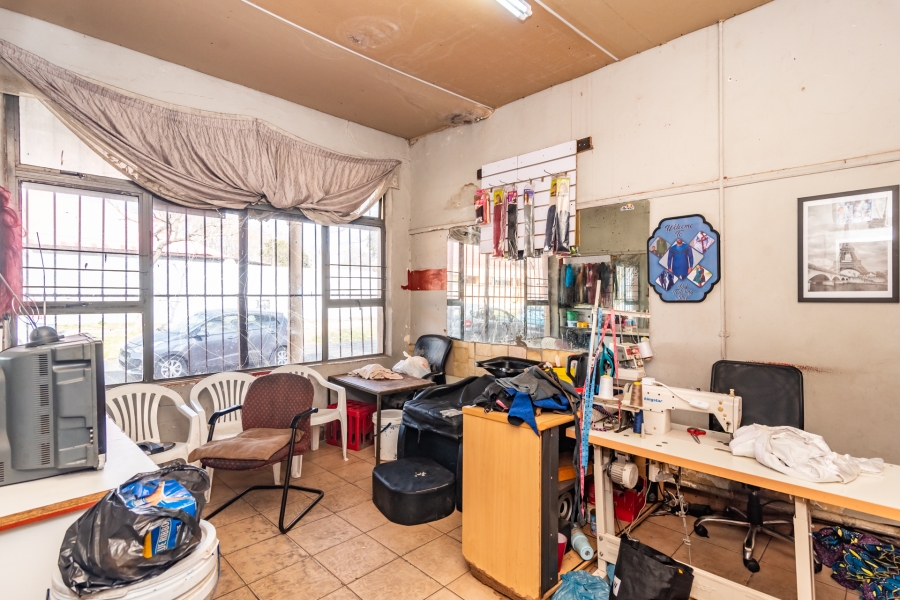 10 Bedroom Property for Sale in Forest Hill Gauteng