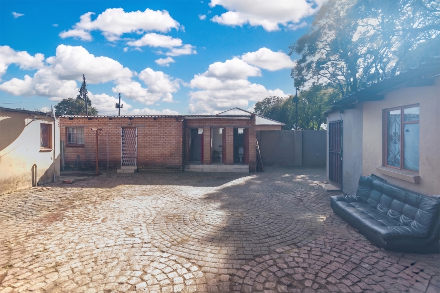 10 Bedroom Property for Sale in Forest Hill Gauteng
