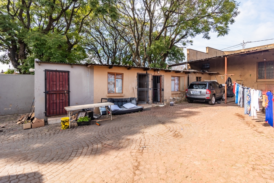 10 Bedroom Property for Sale in Forest Hill Gauteng