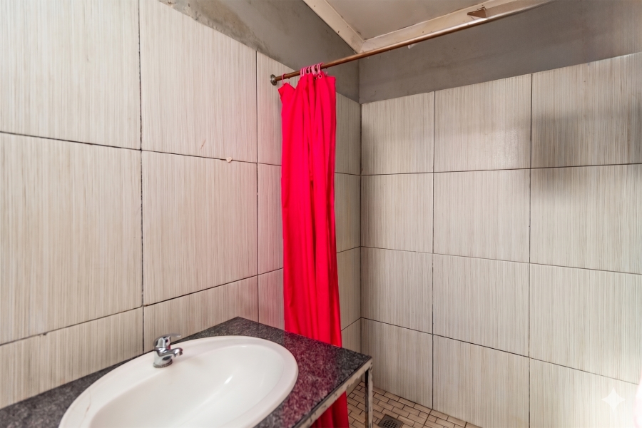 10 Bedroom Property for Sale in Forest Hill Gauteng