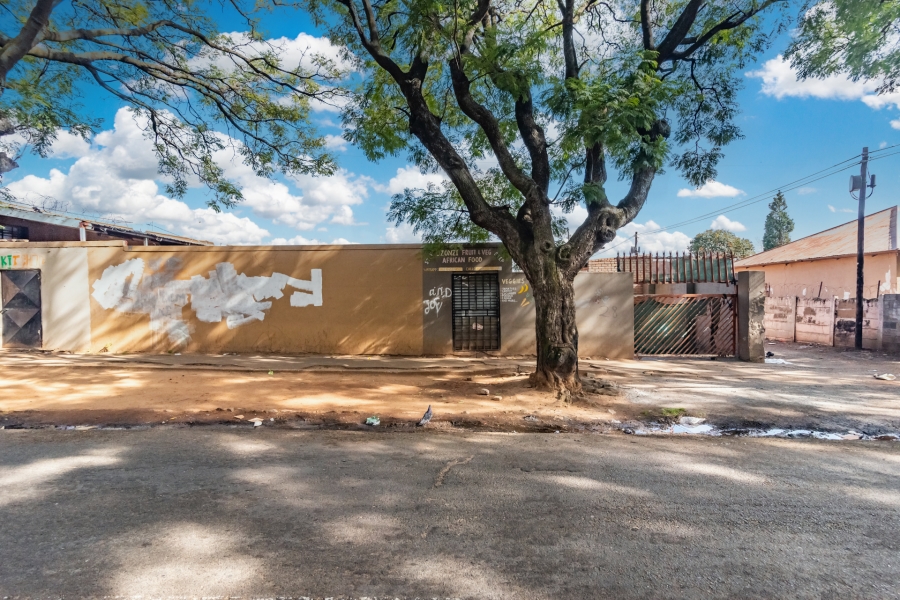 10 Bedroom Property for Sale in Forest Hill Gauteng