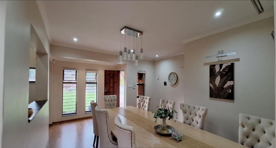 5 Bedroom Property for Sale in Constantia Kloof Gauteng