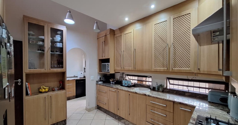 5 Bedroom Property for Sale in Constantia Kloof Gauteng