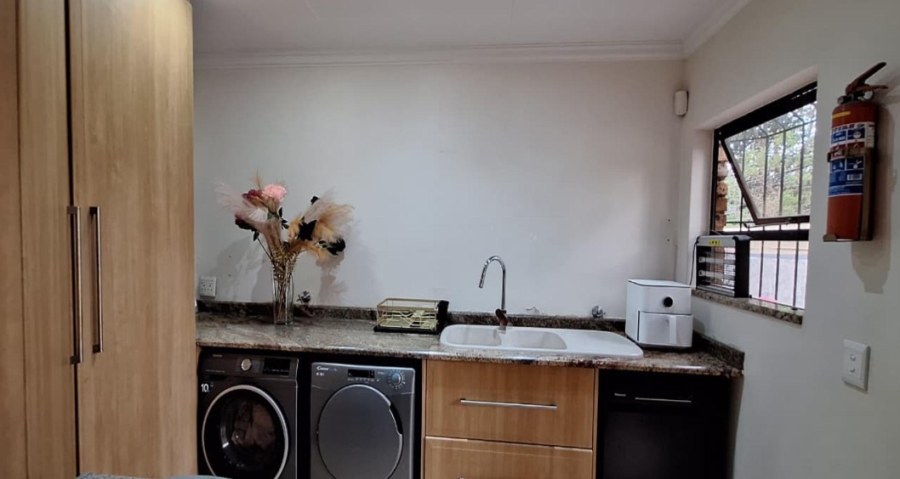 5 Bedroom Property for Sale in Constantia Kloof Gauteng