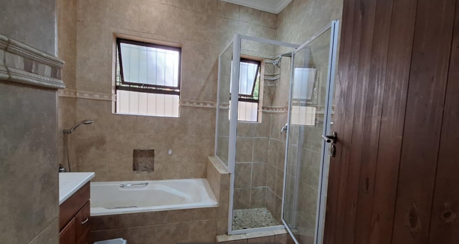 5 Bedroom Property for Sale in Constantia Kloof Gauteng