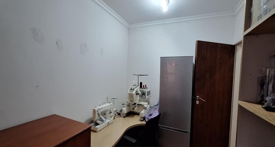 5 Bedroom Property for Sale in Constantia Kloof Gauteng