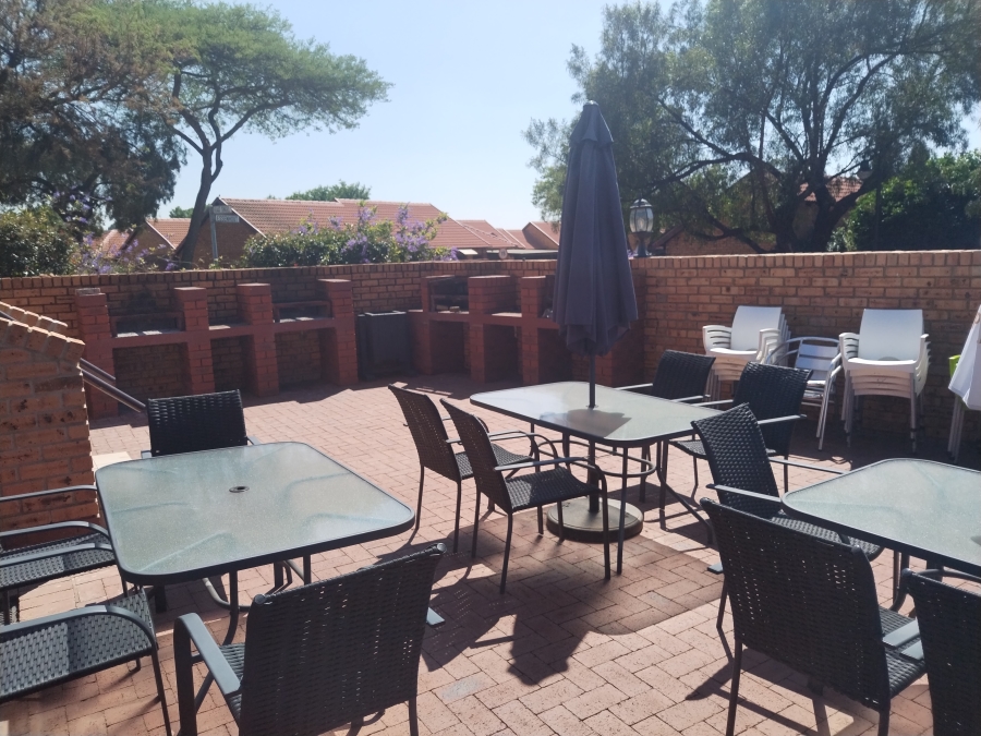 To Let 1 Bedroom Property for Rent in Willow Park Manor Gauteng