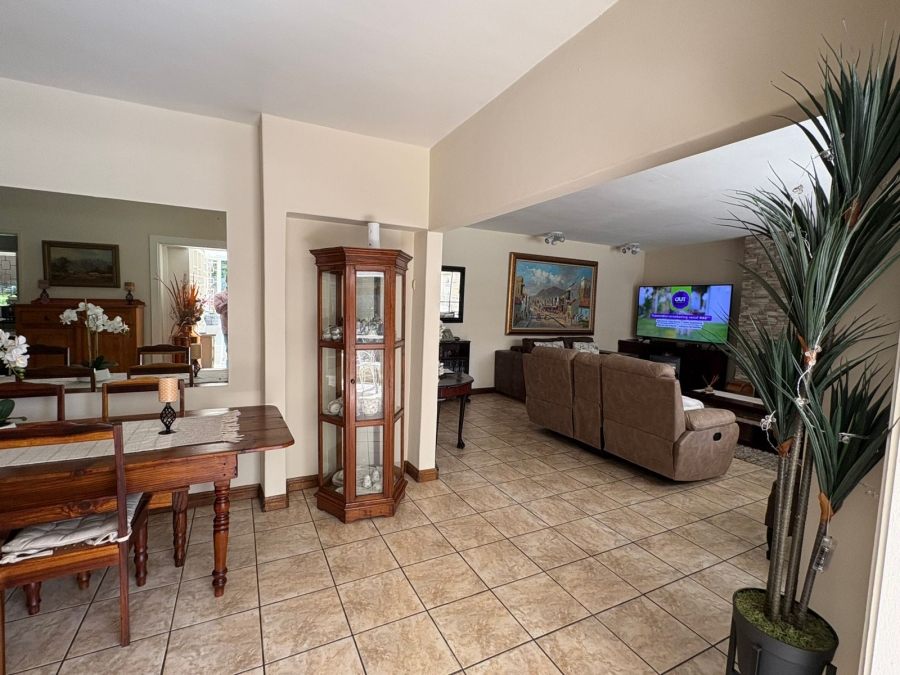 6 Bedroom Property for Sale in Florida Gauteng