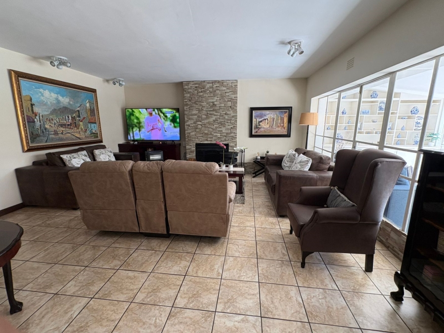 6 Bedroom Property for Sale in Florida Gauteng