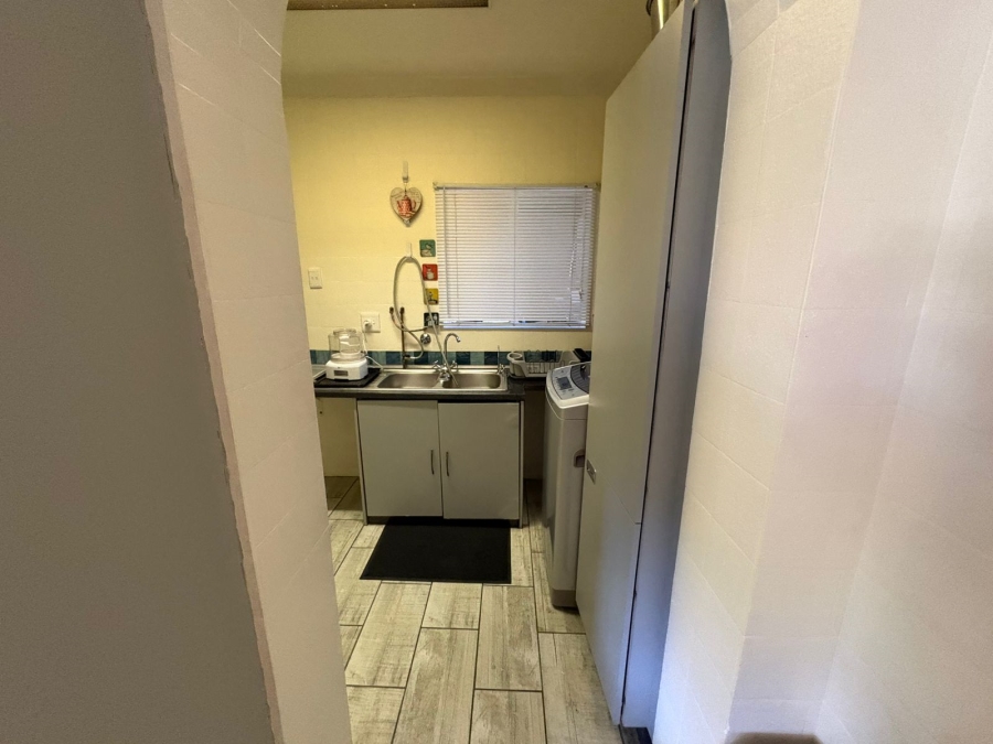6 Bedroom Property for Sale in Florida Gauteng