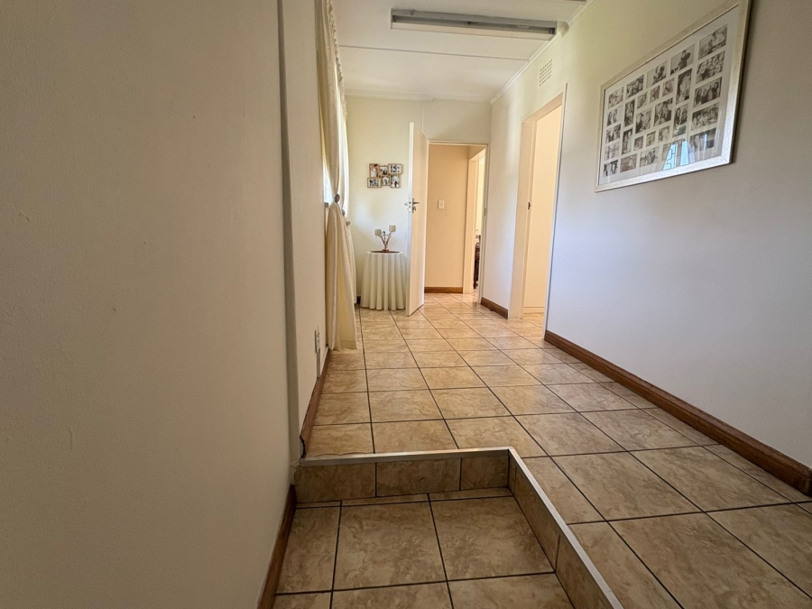 6 Bedroom Property for Sale in Florida Gauteng