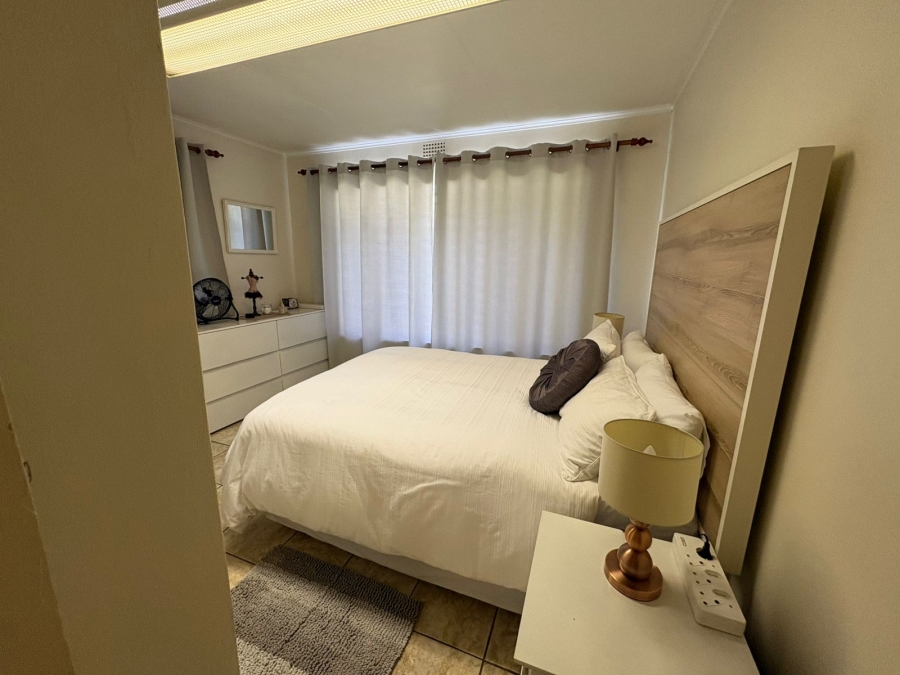 6 Bedroom Property for Sale in Florida Gauteng