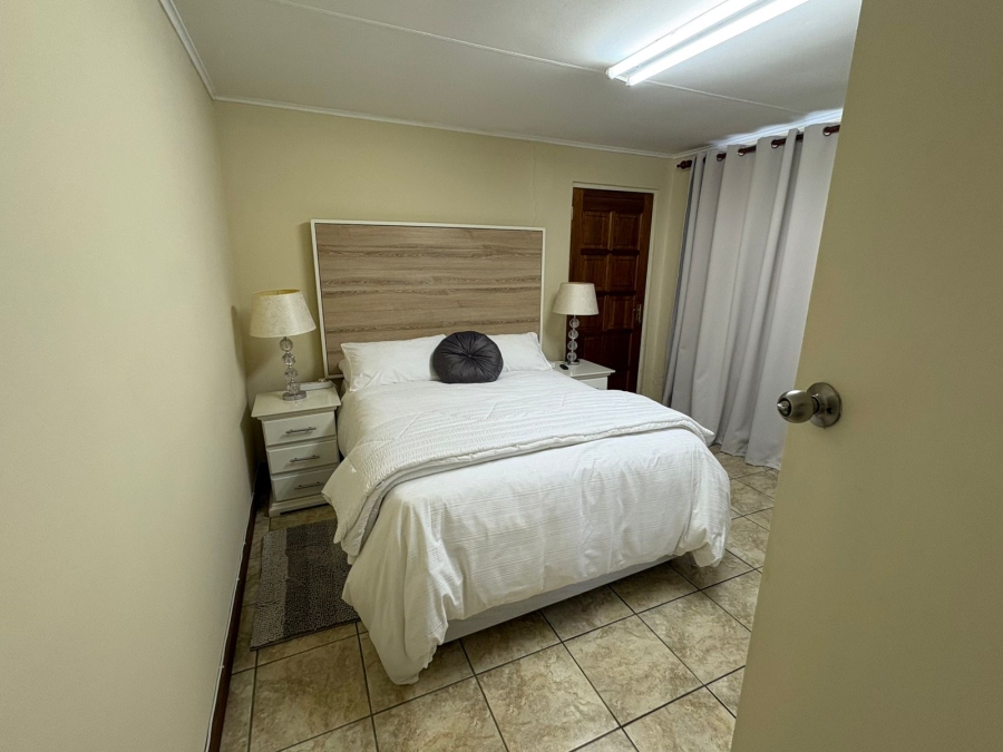 6 Bedroom Property for Sale in Florida Gauteng