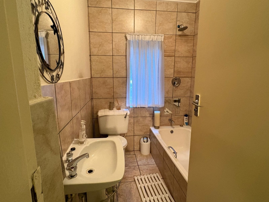 6 Bedroom Property for Sale in Florida Gauteng