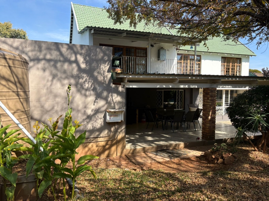 6 Bedroom Property for Sale in Florida Gauteng