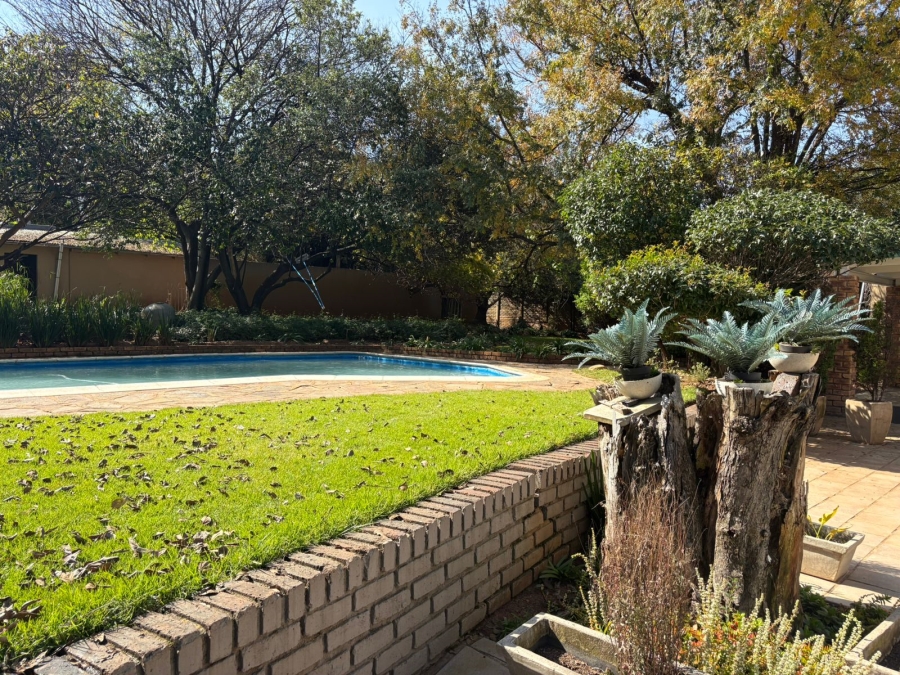 6 Bedroom Property for Sale in Florida Gauteng
