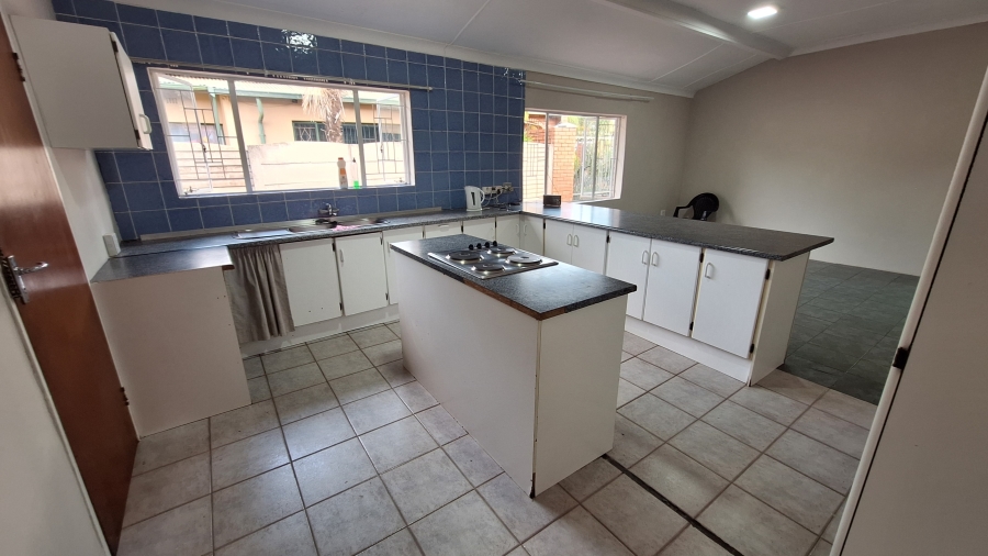 4 Bedroom Property for Sale in Les Marais Gauteng