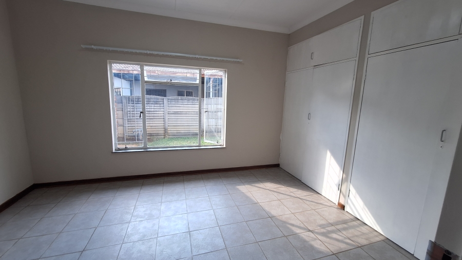 4 Bedroom Property for Sale in Les Marais Gauteng