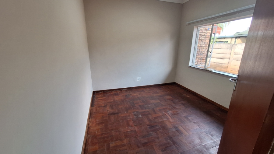 4 Bedroom Property for Sale in Les Marais Gauteng