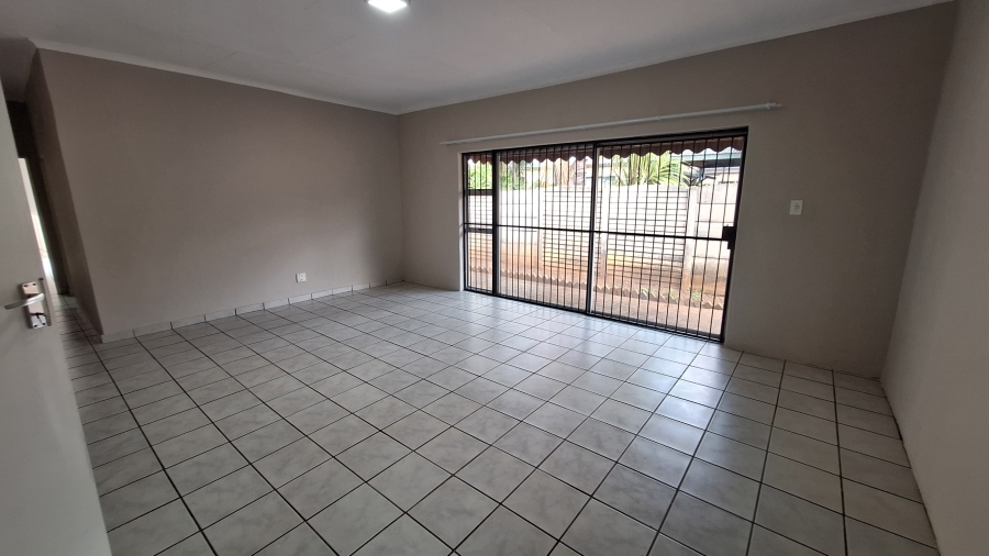 4 Bedroom Property for Sale in Les Marais Gauteng