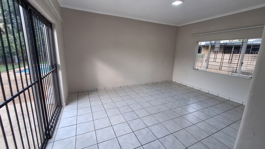 4 Bedroom Property for Sale in Les Marais Gauteng