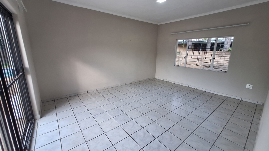 4 Bedroom Property for Sale in Les Marais Gauteng