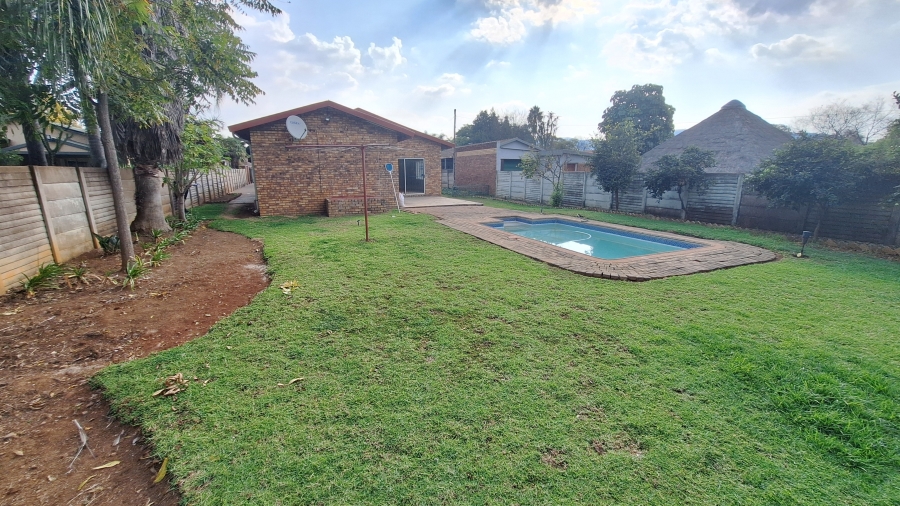 4 Bedroom Property for Sale in Les Marais Gauteng