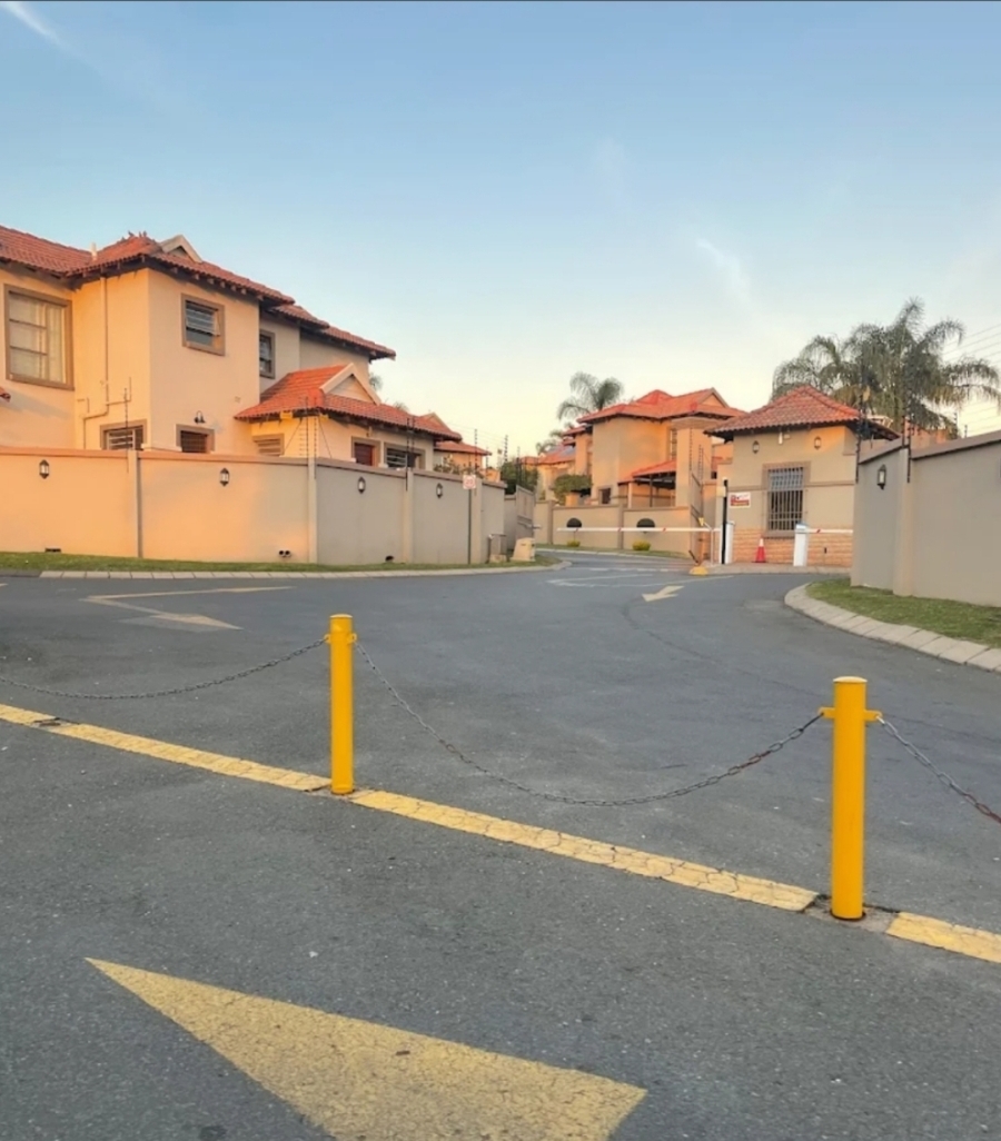 3 Bedroom Property for Sale in Strubensvallei Gauteng