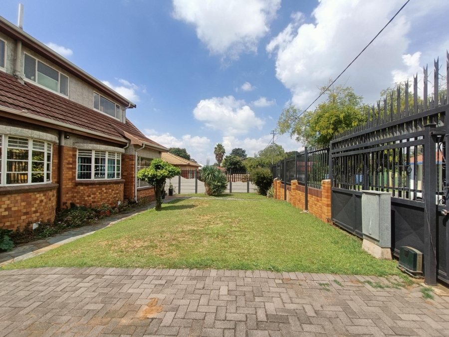 5 Bedroom Property for Sale in The Hill Gauteng