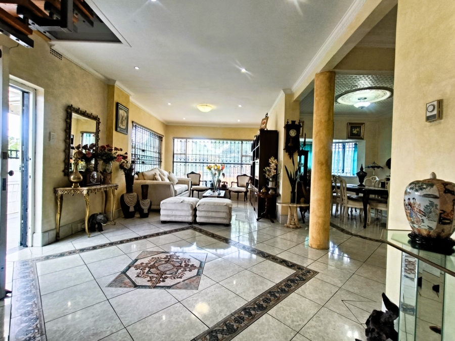 5 Bedroom Property for Sale in The Hill Gauteng