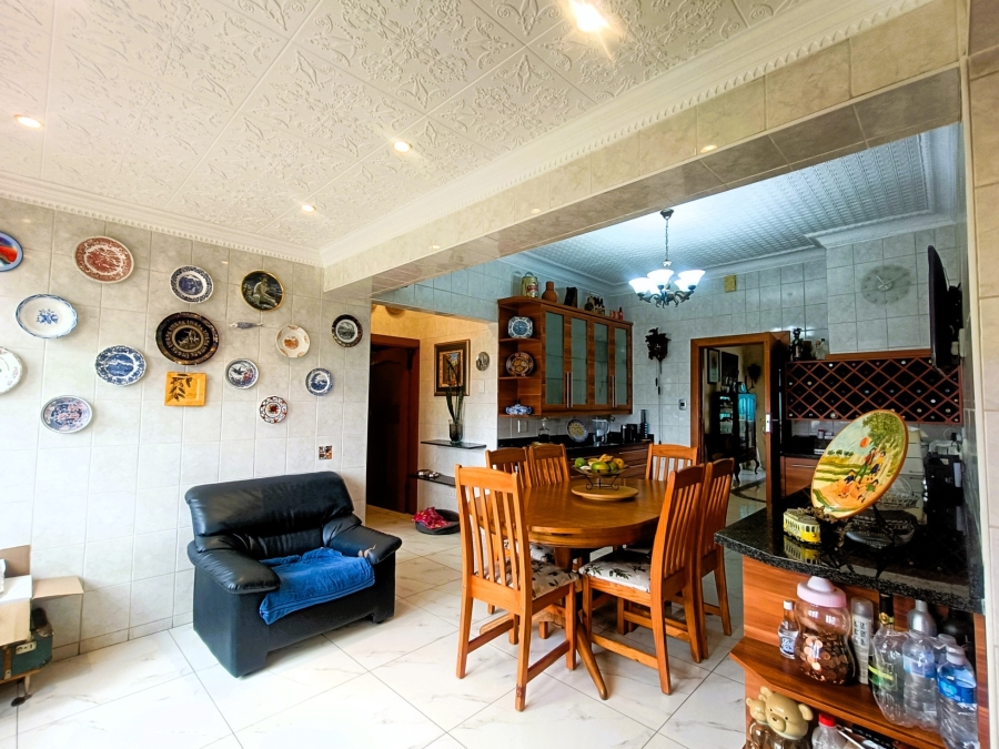 5 Bedroom Property for Sale in The Hill Gauteng